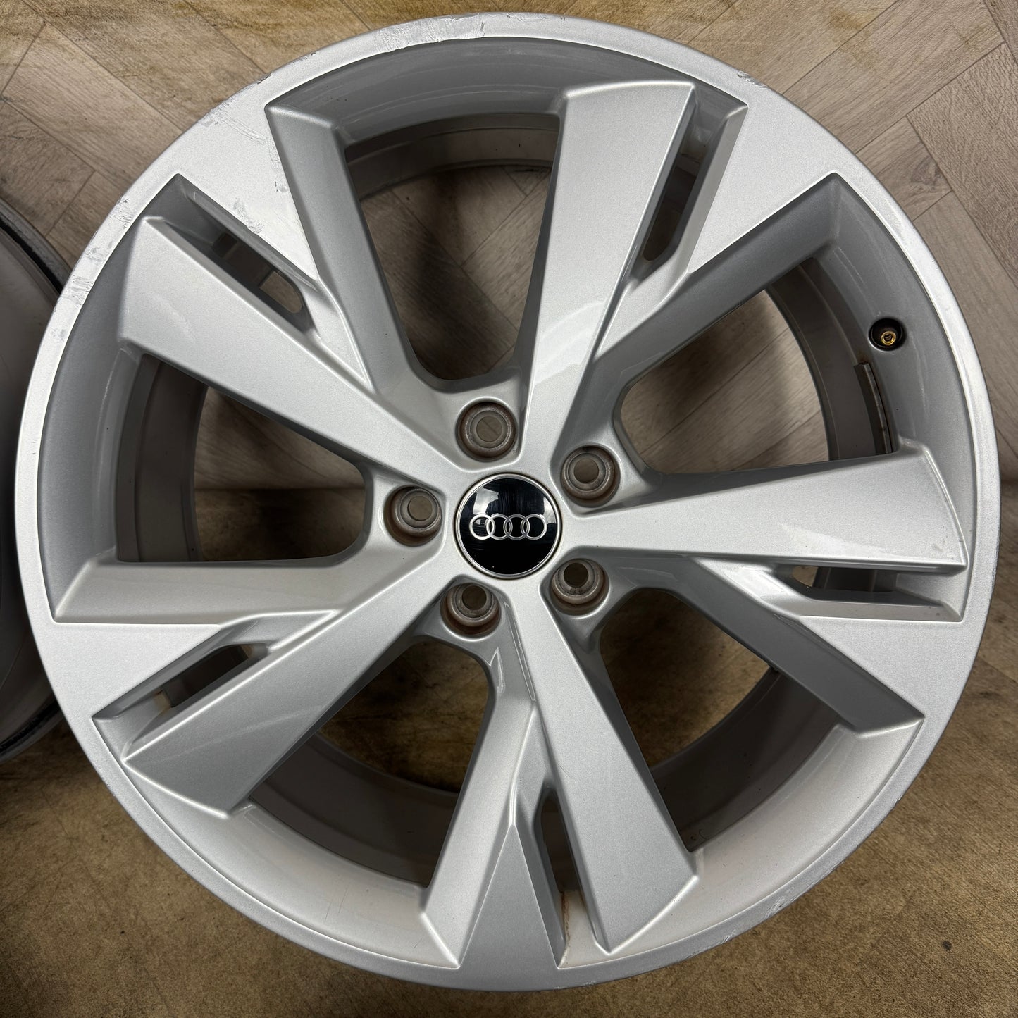 20'' GENUINE AUDI Q4 ETRON E-TRON DC ALLOY WHEELS TYRES ALLOYS 5X112 89A601025D & 89A601025L