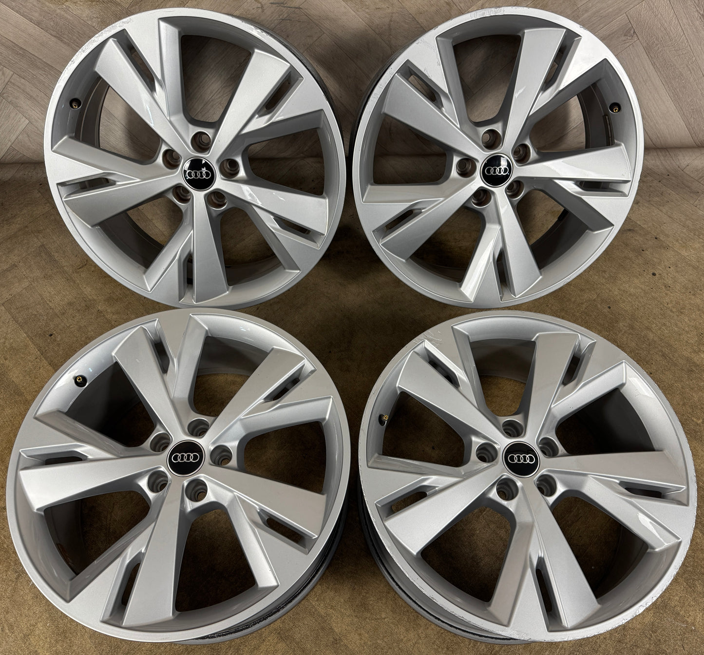20'' GENUINE AUDI Q4 ETRON E-TRON DC ALLOY WHEELS TYRES ALLOYS 5X112 89A601025D & 89A601025L