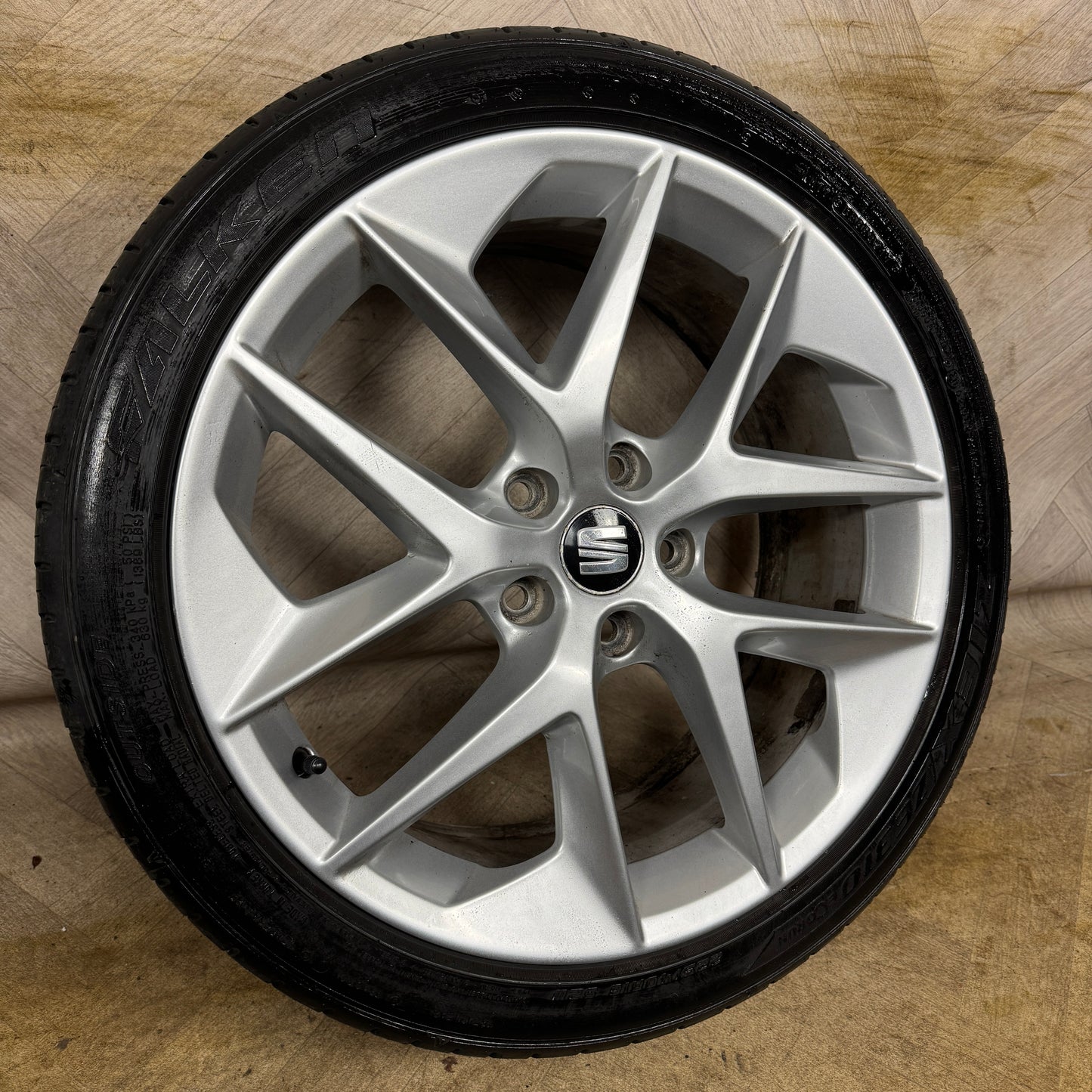 1X 18'' GENUINE SEAT LEON FR PERFORMANCE MK3 ALLOY WHEEL TYRE SINGLE 5X112 FITMENT 7.5J ET51 CENTRE BORE: 57.1 PART: 5F0601025F