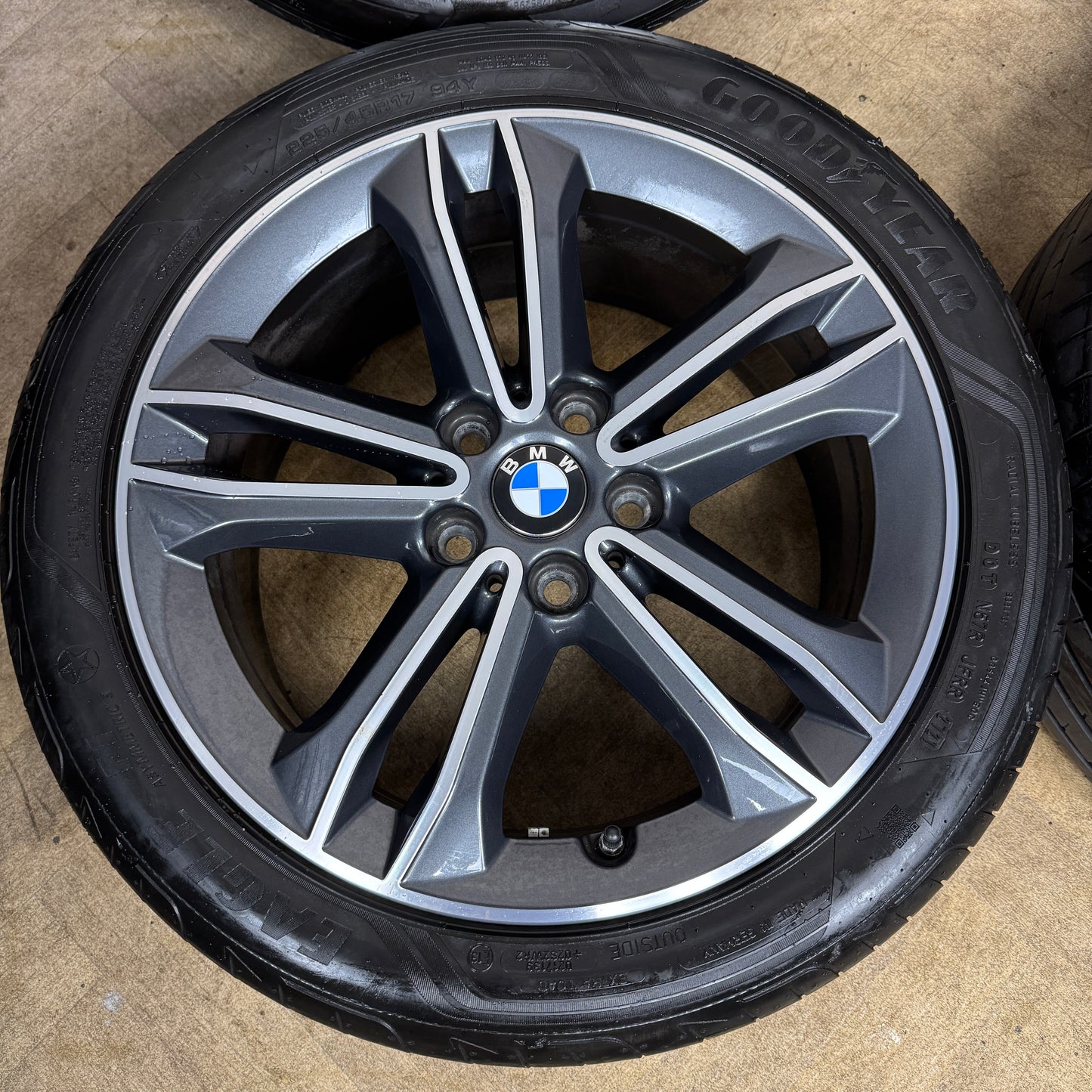 17'' GENUINE BMW 1 SERIES 2 F40 F41 F44 549 GREY DC ALLOY WHEELS TYRES ALLOYS 6856087