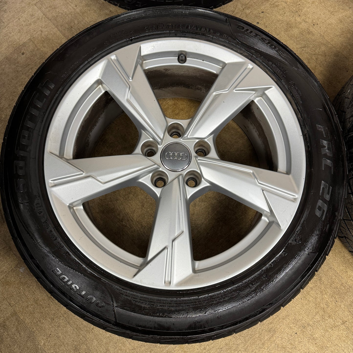 18'' GENUINE AUDI A6 C8 5 SPOKE ALLOY WHEELS TYRES ALLOYS 4K0601025D