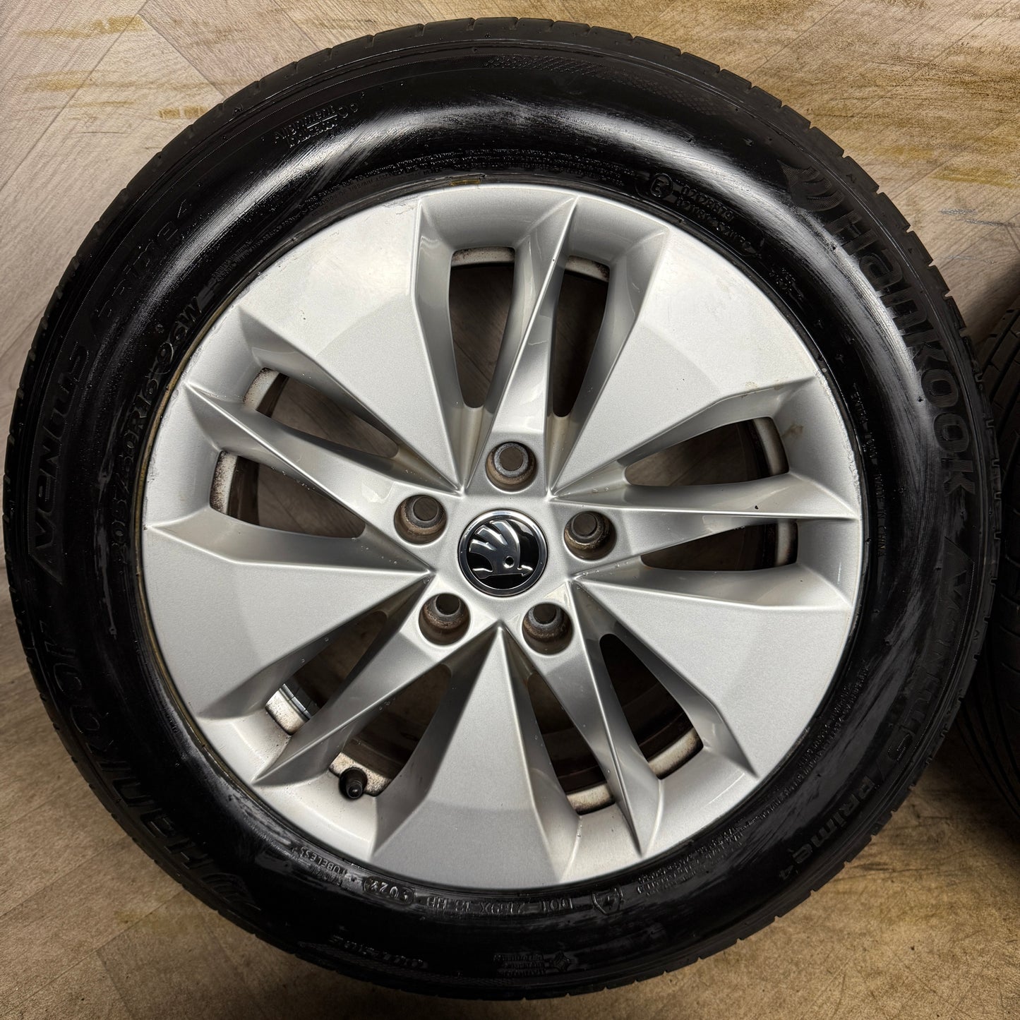 16'' GENUINE SKODA OCTAVIA MK4 WHEELS TYRES ALLOYS 5X112 5E3601025AH