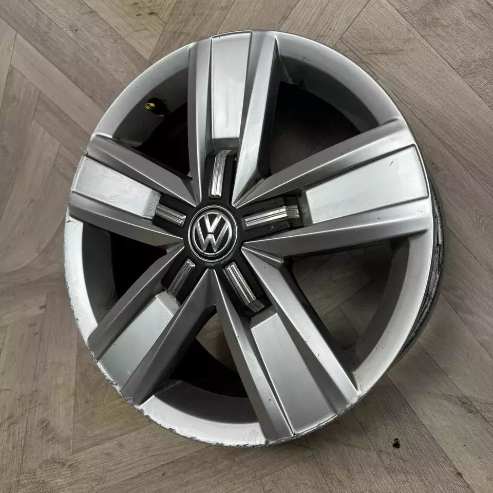 1X 17'' GENUINE VW TRANSPORTER T6.1 T6 T5 DAVENPORT ALLOY WHEEL 7E0601025AB