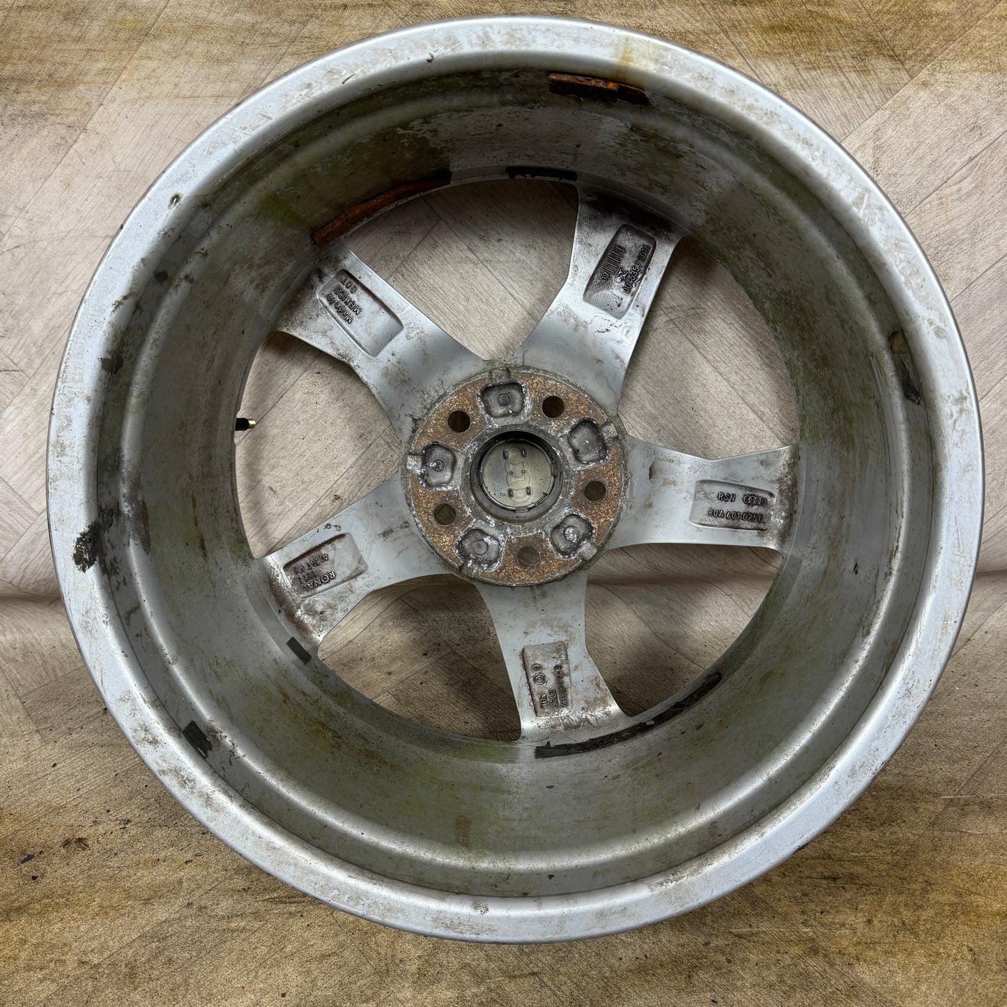 1X 18'' GENUINE AUDI Q5 5 SPOKE ALLOY WHEEL  5X112 FITMENT  8J ET39 PART: 80A601025Q