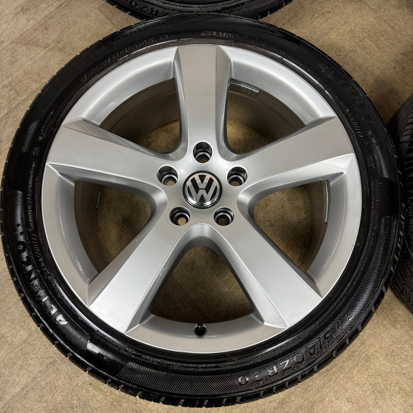 20'' GENUINE VW TOUAREG AYERS ROCK SILVER ALLOY WHEELS ALLOYS TYRES Q7 CAYENNE 5X130 7L6601025AP