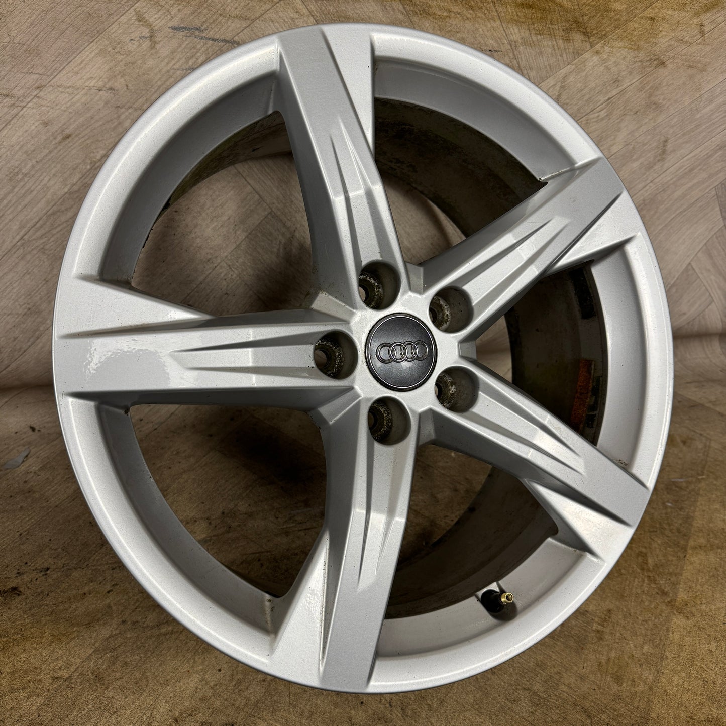1X 18'' GENUINE AUDI Q5 5 SPOKE ALLOY WHEEL  5X112 FITMENT  8J ET39 PART: 80A601025Q