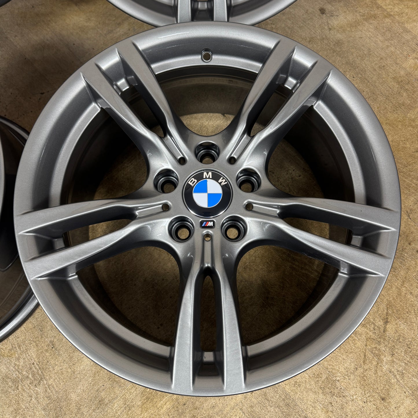 18" GENUINE BMW 3 SERIES 400 M SPORT FERRIC GREY F30 F31 F32 E90 E92 ALLOY WHEELS ALLOYS 5X120