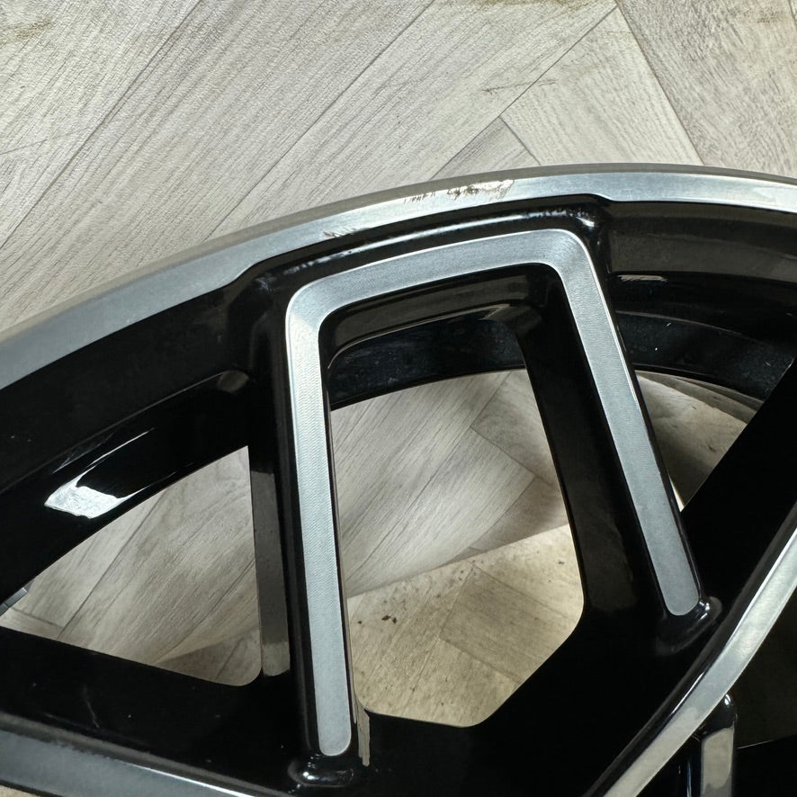 1X 20'' GENUINE BMW F91 F92 F93 M8 F90 M5 813M ALLOY WHEEL BLACK REAR 10.5J ET28 PART: 8089569
