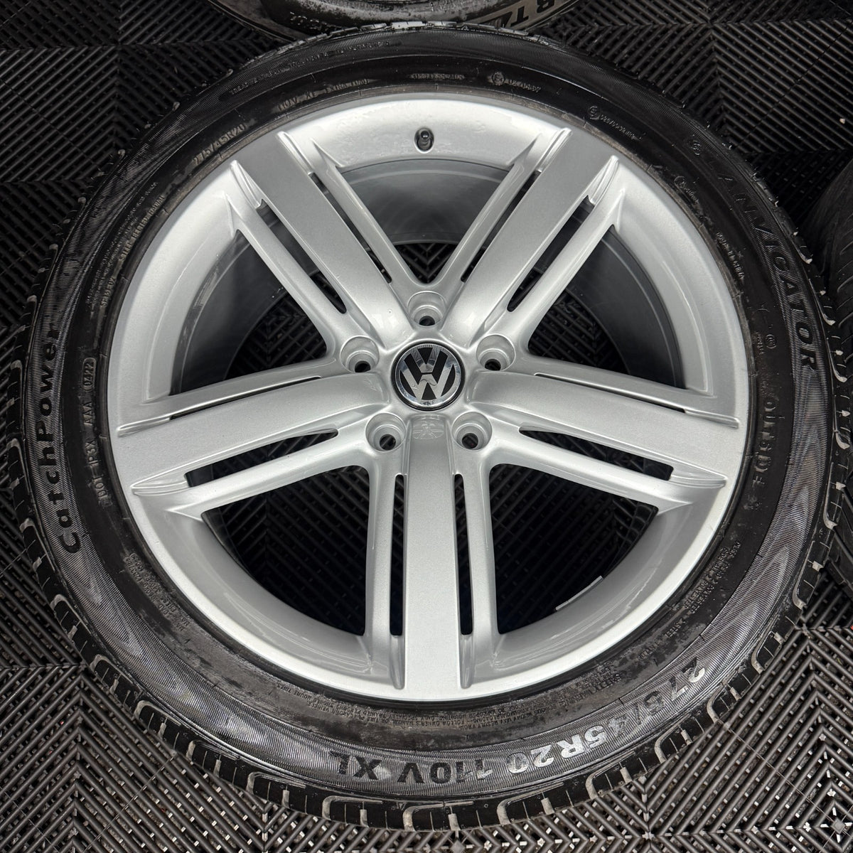 20'' GENUINE VW TOUAREG METROPOLITAN SILVER ALLOY WHEELS ALLOYS TYRES 7P6601025G