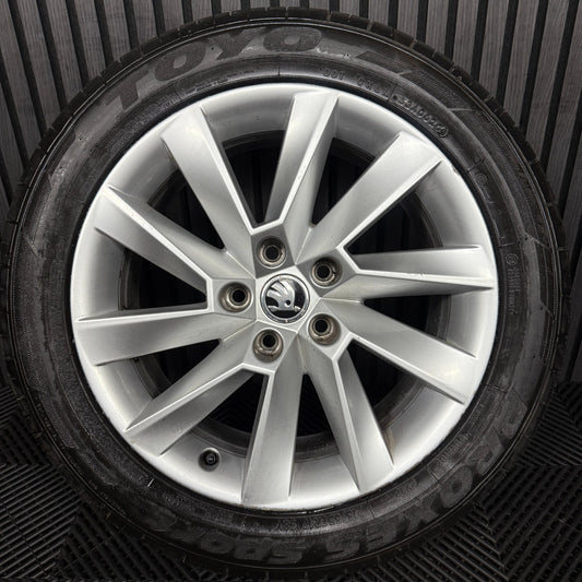 1X 17'' GENUINE SKODA SUPURB MK3 3V TYRE ALLOY WHEEL SPARE 3V0601025C