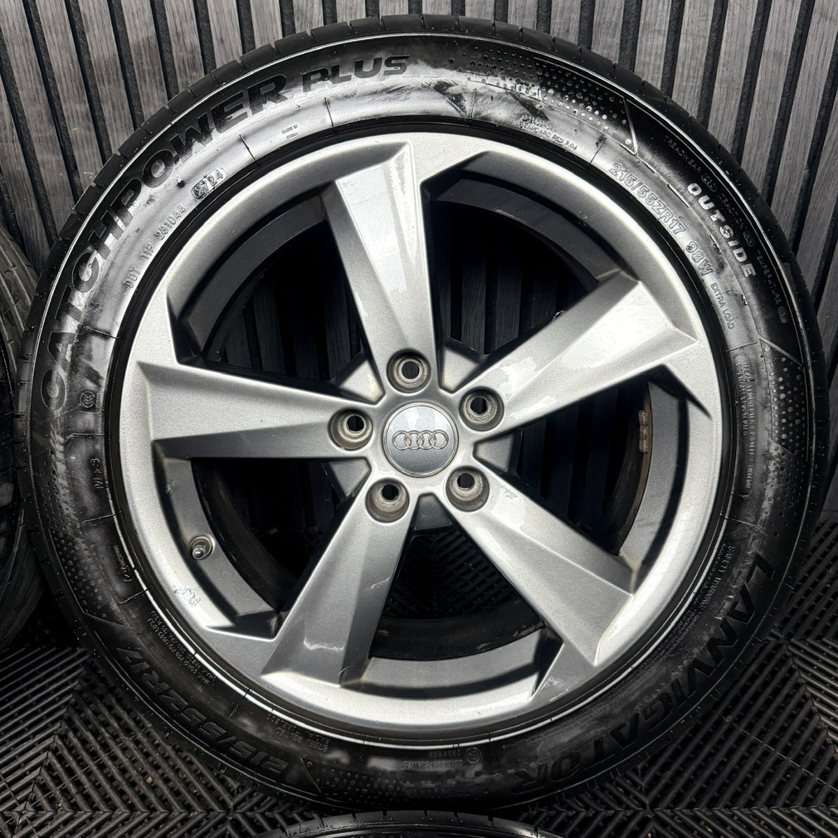 17'' Audi Q2 5 Spoke Grey Alloy Wheels Tyres Alloys 81A601025B Genuine
