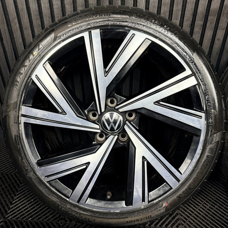 18" VW Golf GTD Mk8 R Line GT GTI Bergamo Wheels Tyres Alloys 5H0601025M Genuine