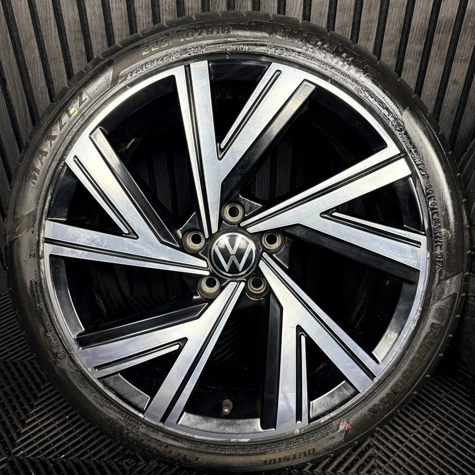18" VW Golf GTD Mk8 R Line GT GTI Bergamo Wheels Tyres Alloys 5H0601025M Genuine
