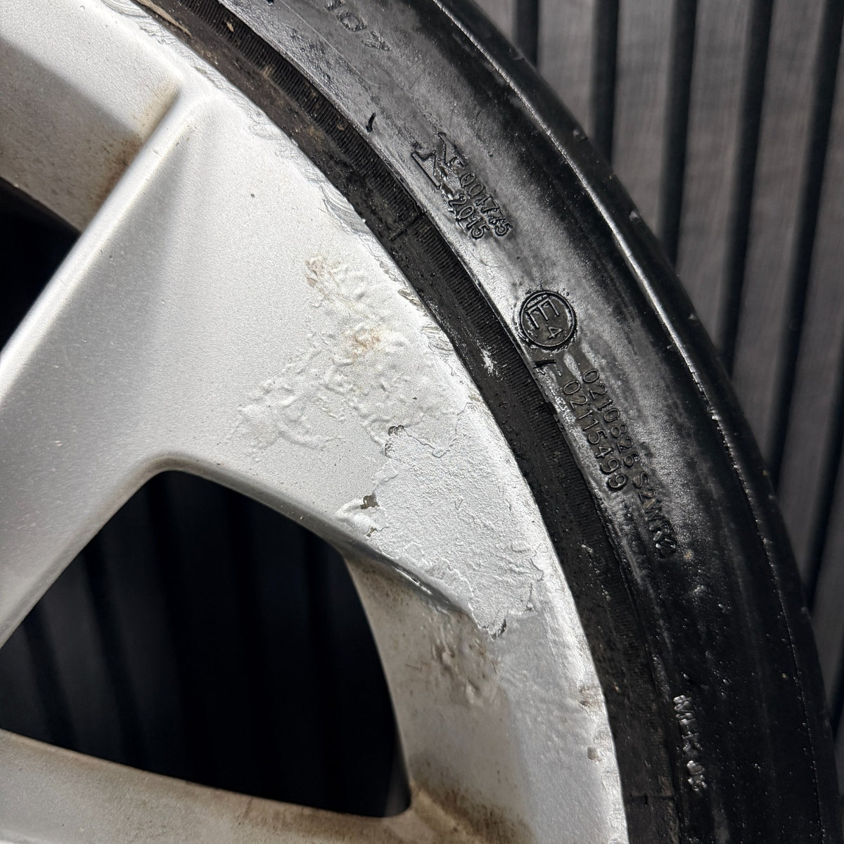 1X 18'' Seat Leon FR Performance MK3 Alloy Wheel Tyre Single Genuine 5F0601025F