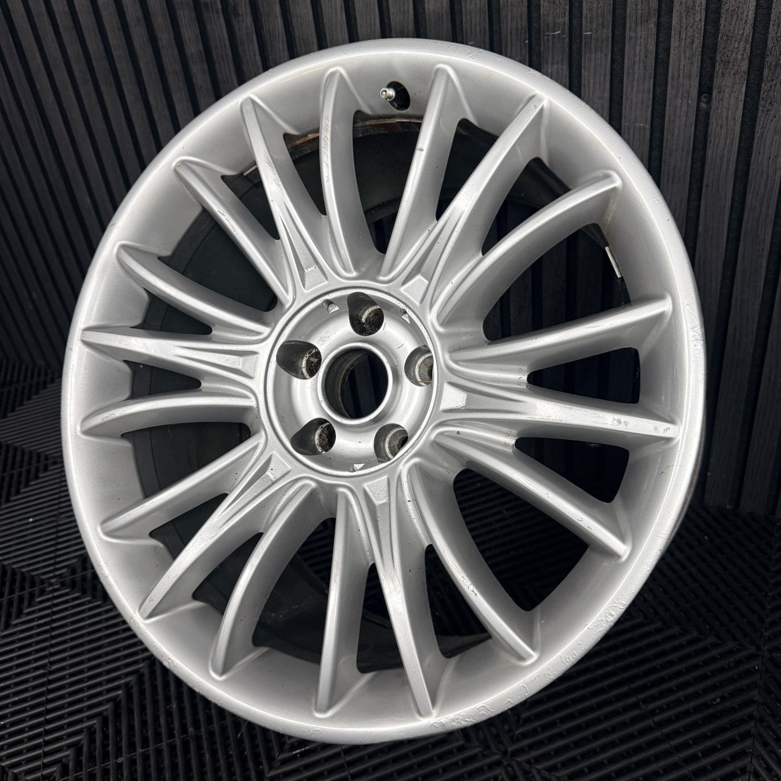 1X 19'' Maserati Ghibli Quattroporte 670010509 Alloy Wheel Single Rear Genuine