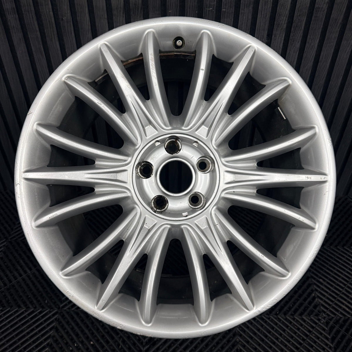1X 19'' Maserati Ghibli Quattroporte 670010509 Alloy Wheel Single Rear Genuine