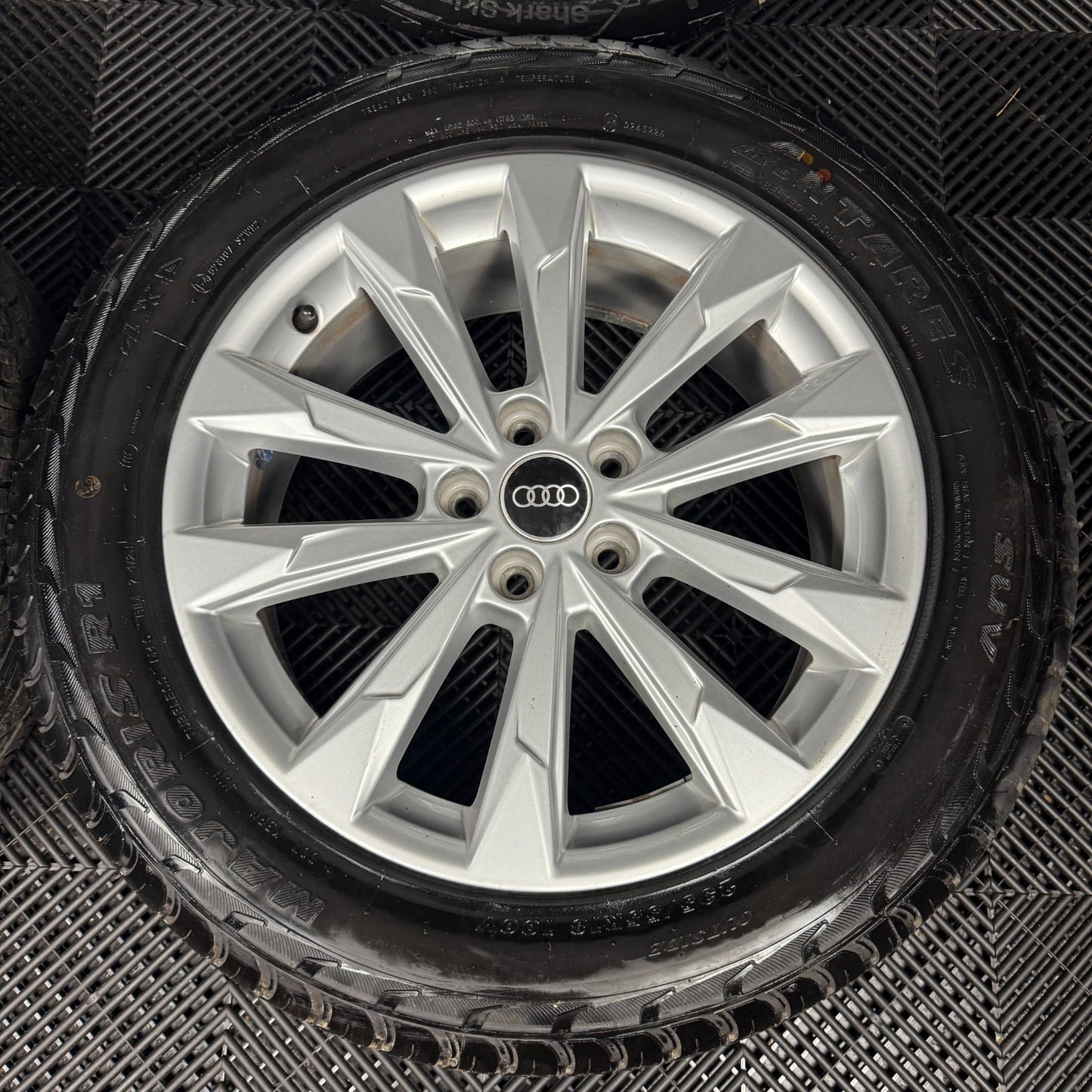 18'' GENUINE AUDI Q3 10 SPOKE ALLOY WHEELS TYRE ALLOYS 83A601025G