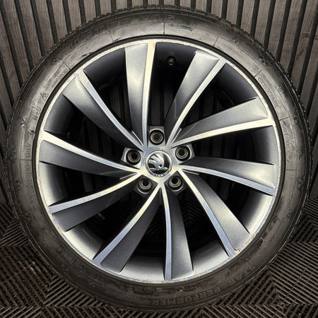 1X 18'' GENUINE SKODA SUPURB MK3 3V TYRE ALLOY WHEEL 3V0601025L SPARE