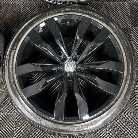 20'' VW Tiguan R Line Suzuka Black Alloy Wheels Tyre Alloys 5NA601025G Genuine