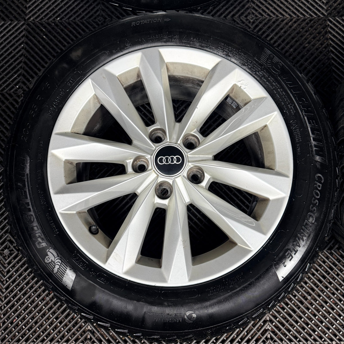 16'' GENUINE AUDI A3 SILVER MULTISPOKE ALLOY WHEELS ALLOYS TYRES 8Y0601025
