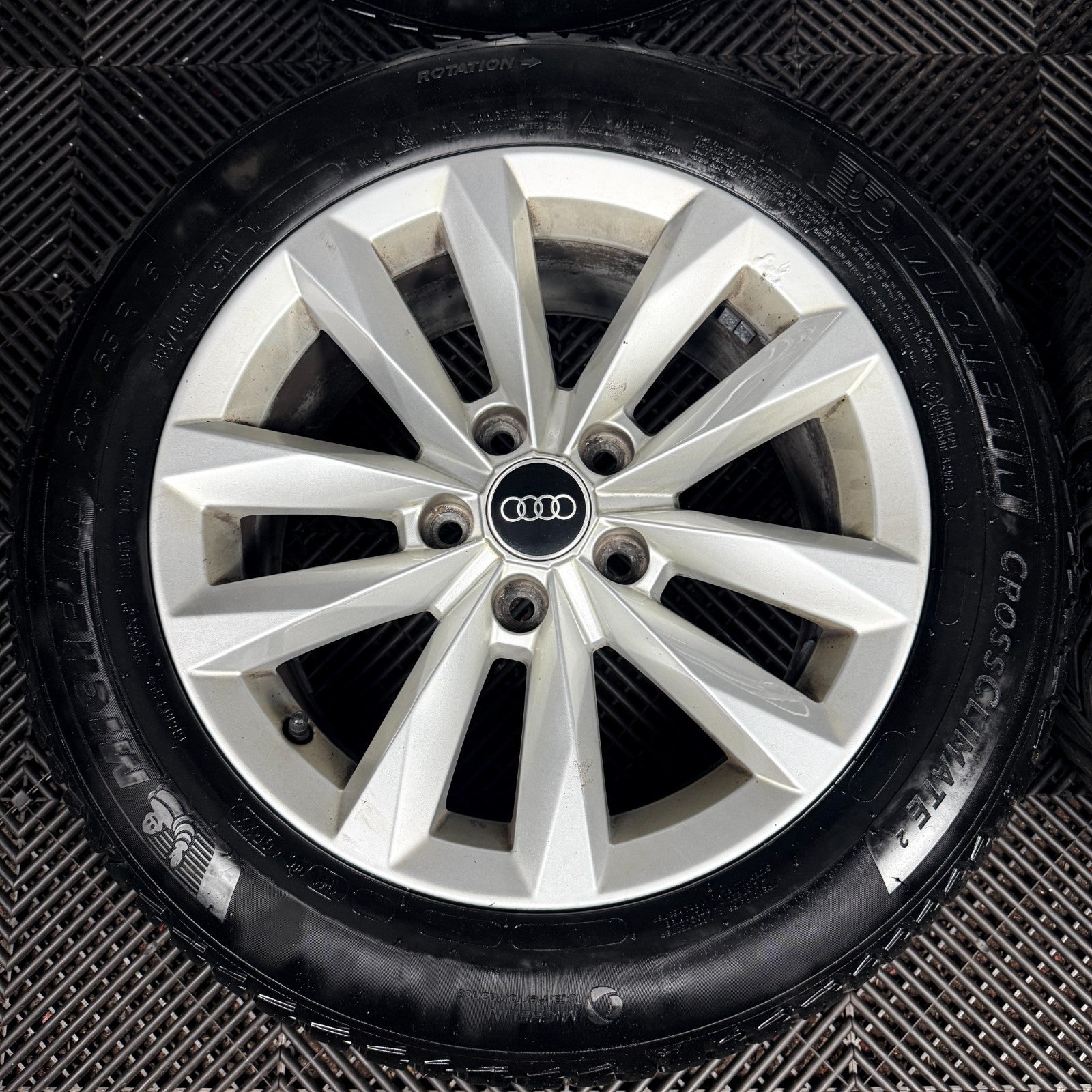 16'' GENUINE AUDI A3 SILVER MULTISPOKE ALLOY WHEELS ALLOYS TYRES 8Y0601025