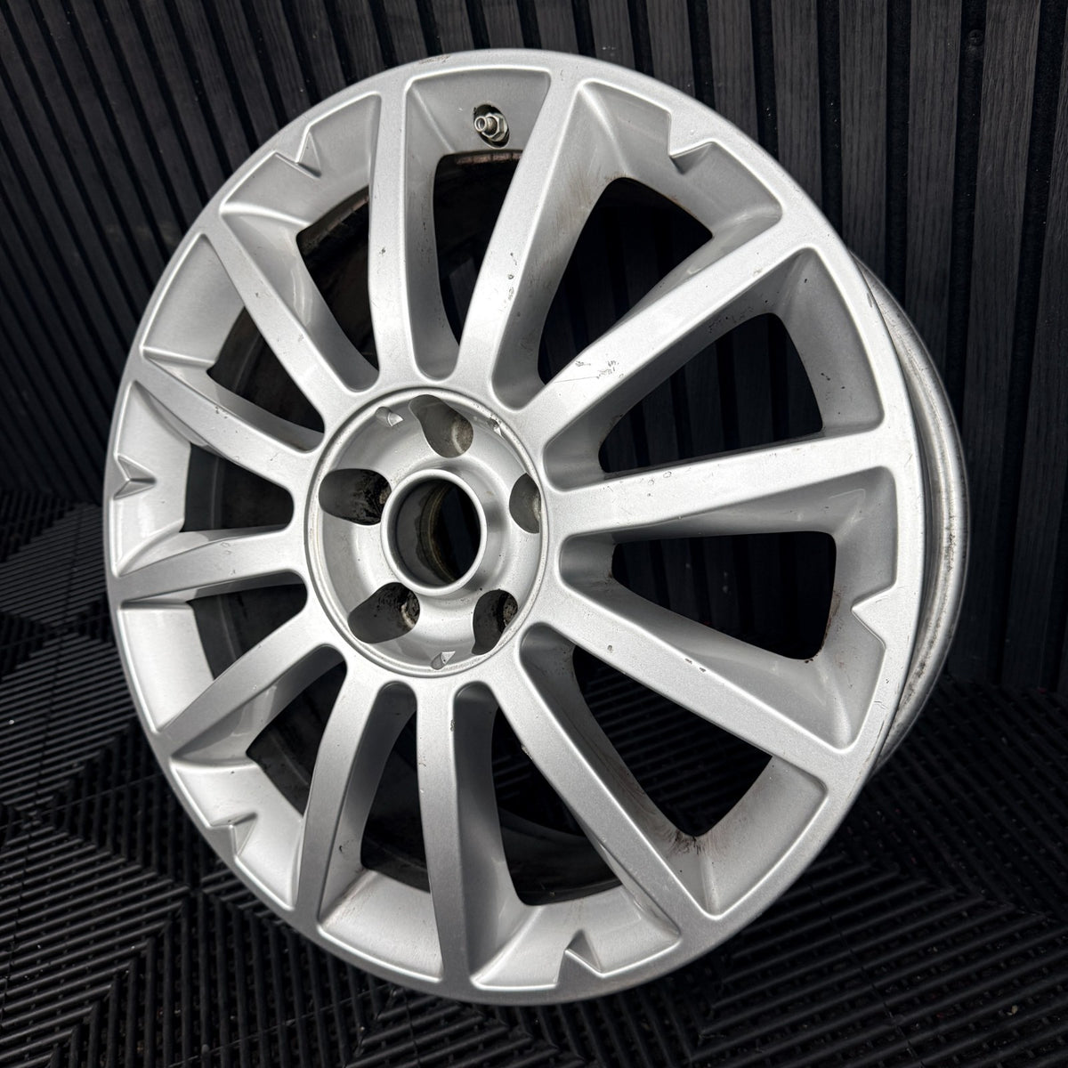 1X 18'' Maserati Ghibli Levante 670010977 Alloy Wheel Single Front Genuine