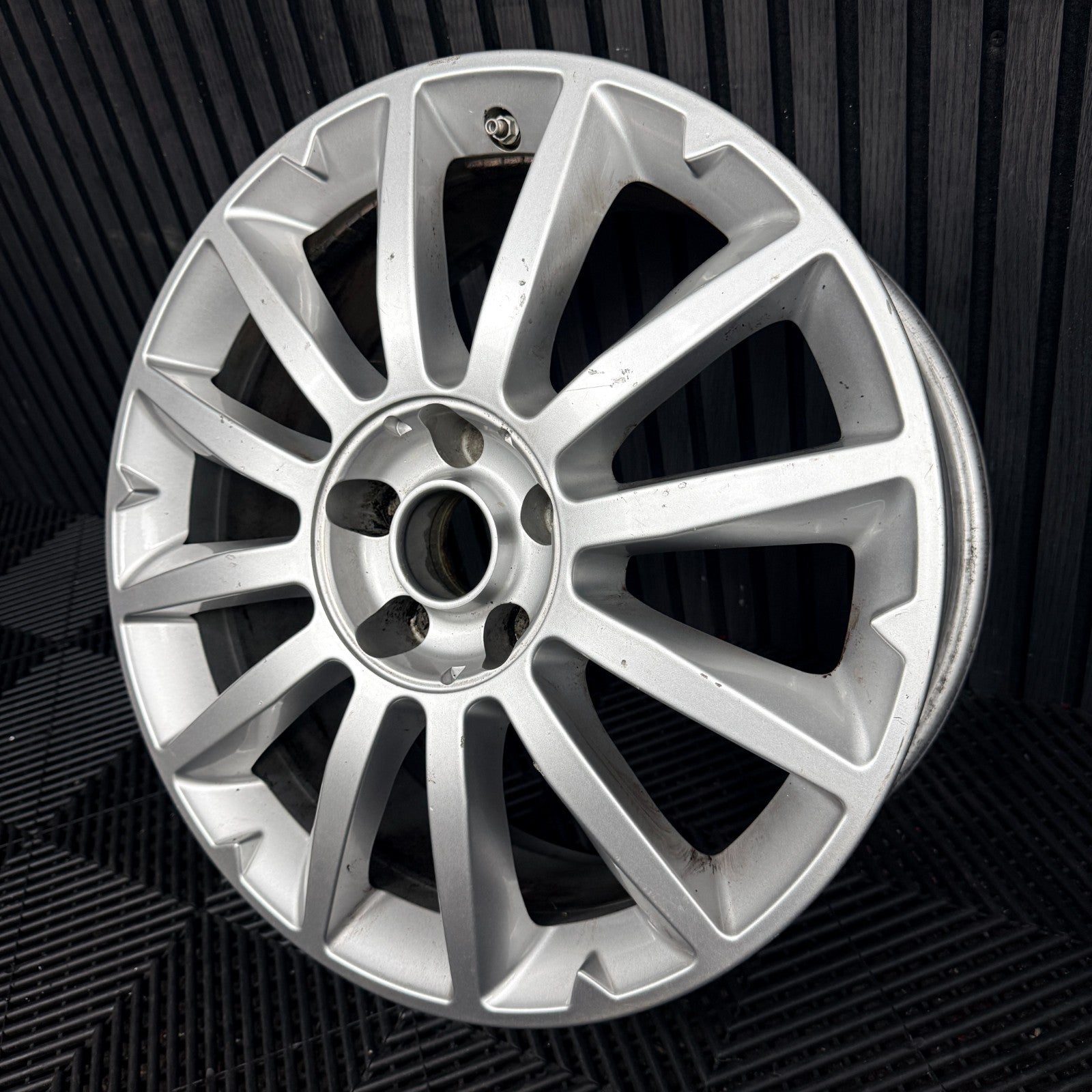 1X 18'' Maserati Ghibli Levante 670010977 Alloy Wheel Single Front Genuine