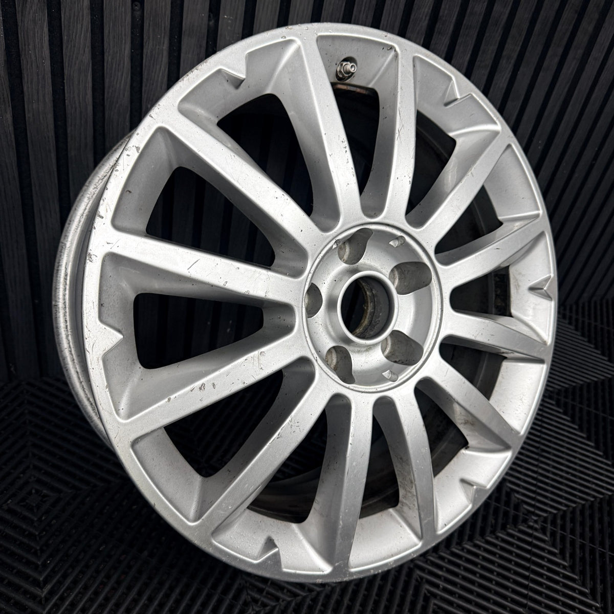 1X 18'' Maserati Ghibli Levante 670010977 Alloy Wheel Single Front Genuine
