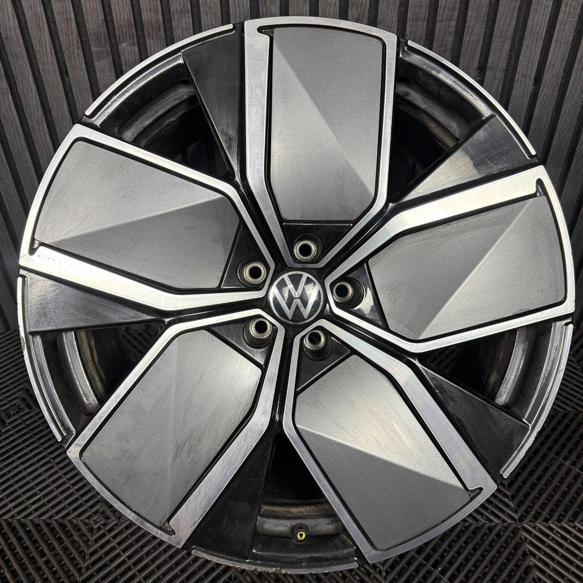 1X 21'' GENUINE VW TOUAREG LEEDS R LINE CR7 MK3 ALLOY WHEEL SINGLE 760601025AJ