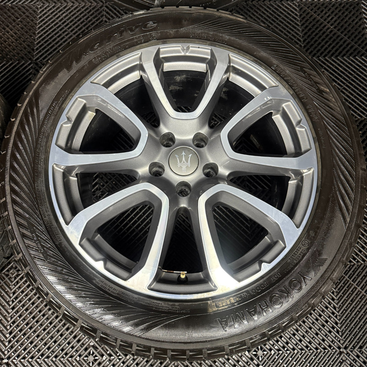 19'' GENUINE MASERATI LEVANTE D V6 ALLOY WHEELS TYRES 670044699