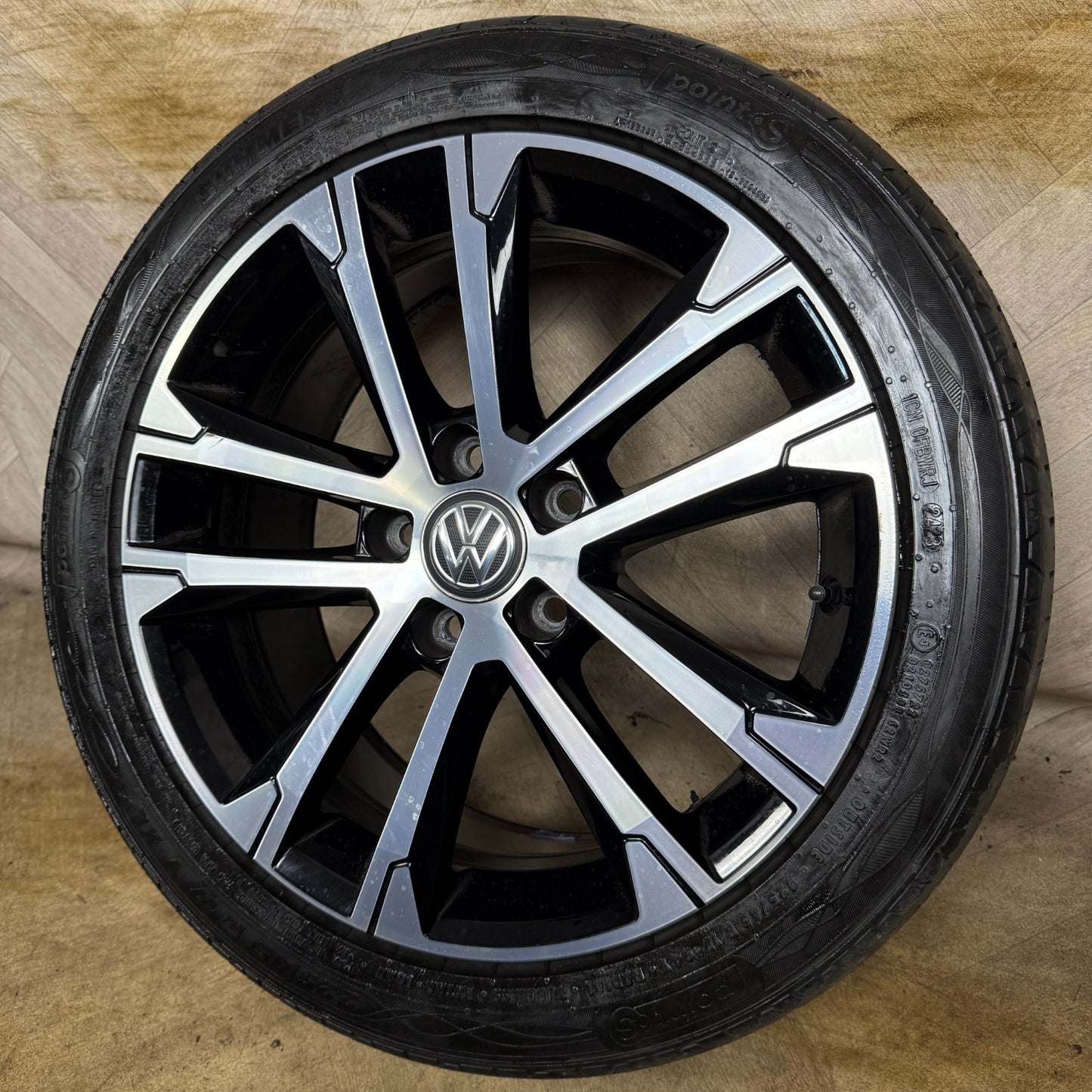 1X 17'' GENUINE VW GOLF GT SINGAPORE GTD GTI MK7 ALLOY WHEEL TYRE 5G0601025AK