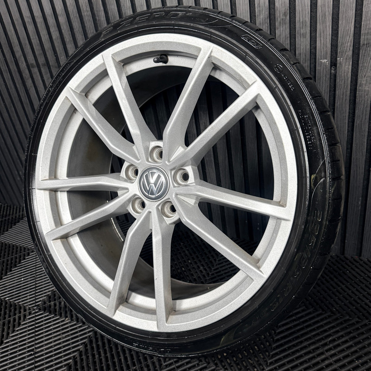 1X 19'' VW Golf R Pretoria Silver GTI MK7 Alloy Wheel Tyre 5G0601025AJ Genuine