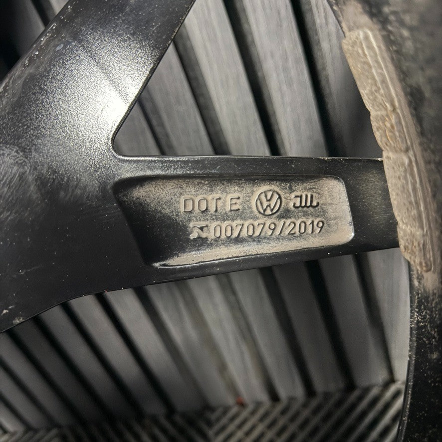 1X 21'' GENUINE VW TIGUAN ESTORIL R BLACK DC ALLOY TYRE WHEEL 5NA601025AK