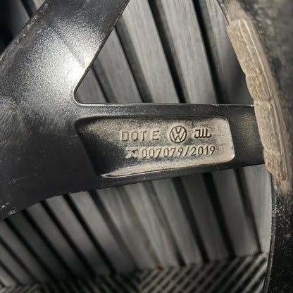 1X 21'' GENUINE VW TIGUAN ESTORIL R BLACK DC ALLOY TYRE WHEEL 5NA601025AK