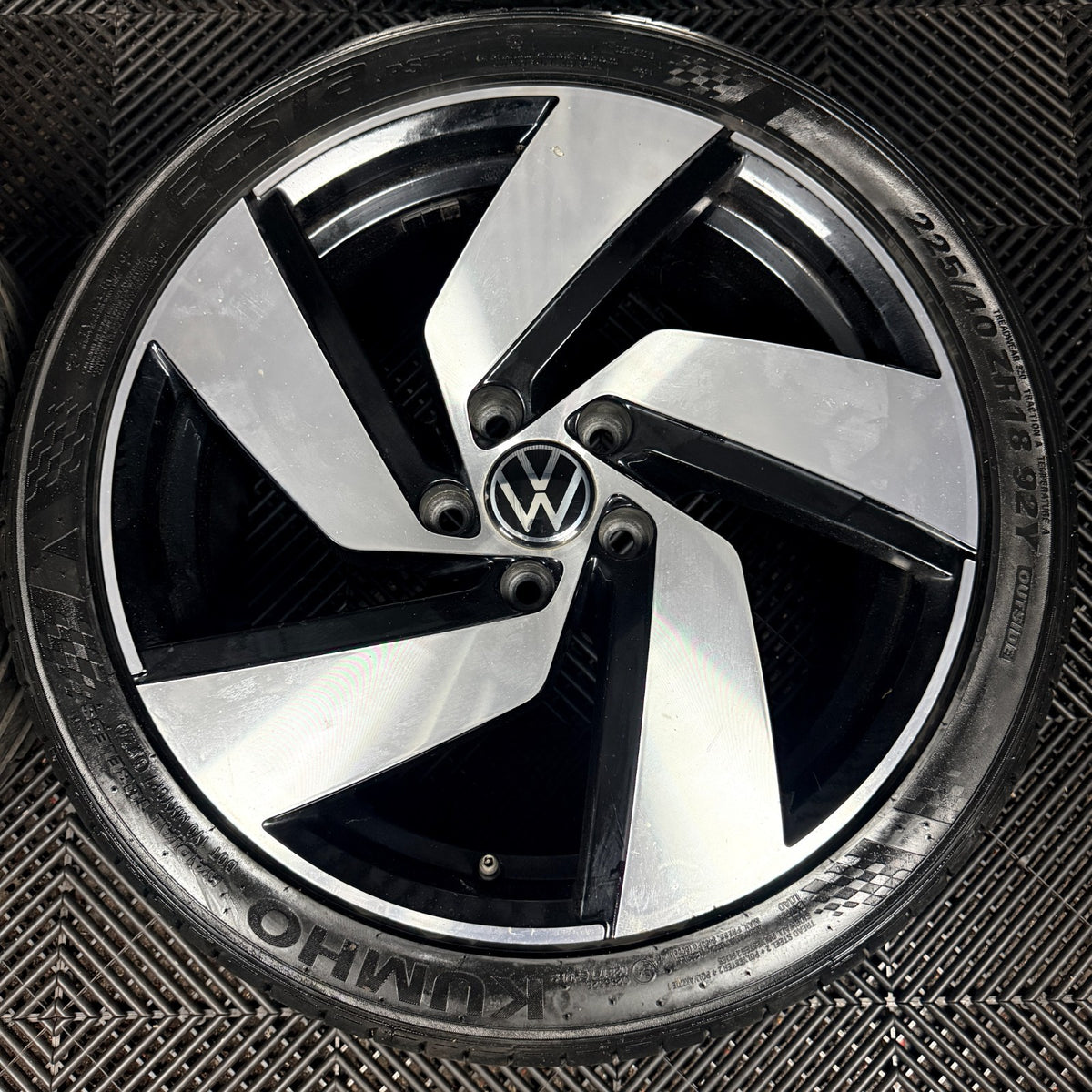 18" VW Golf GTD Mk8 GT GTI Richmond Wheels Tyre Alloy 5H0601025H Genuine