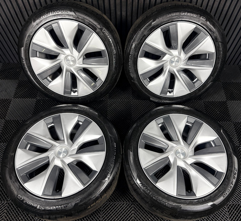 19'' Tesla Model Y Silver With Caps Alloys Wheels 1188222-00-B Genuine