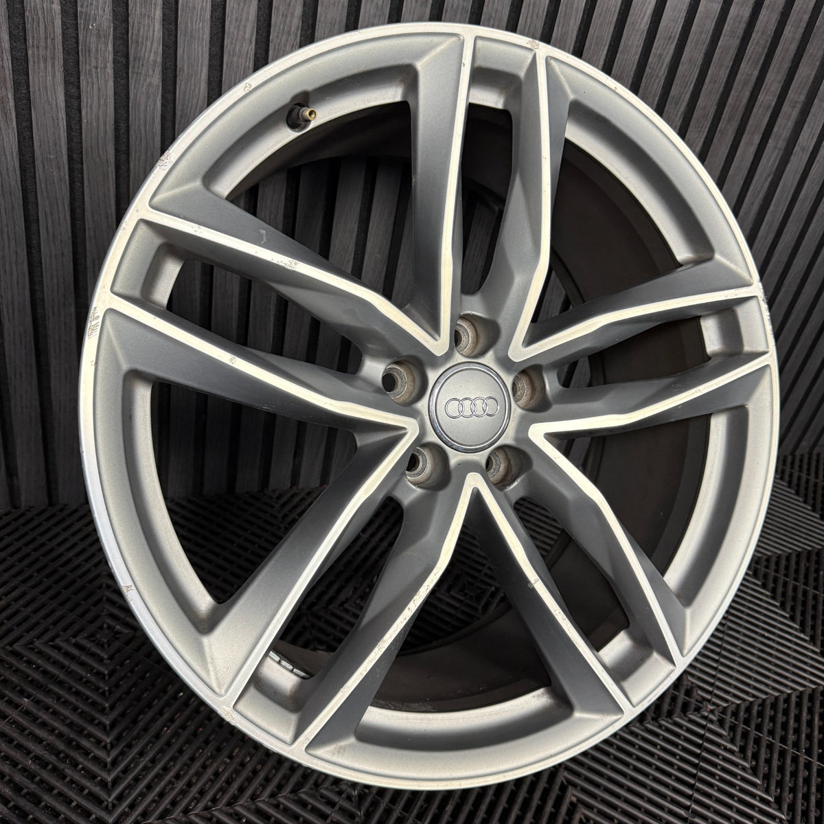 1X 20'' GENUINE AUDI A6 S LINE C7 8.5J ET43 BLACK EDITION WHEEL ALLOY 4G9601025N