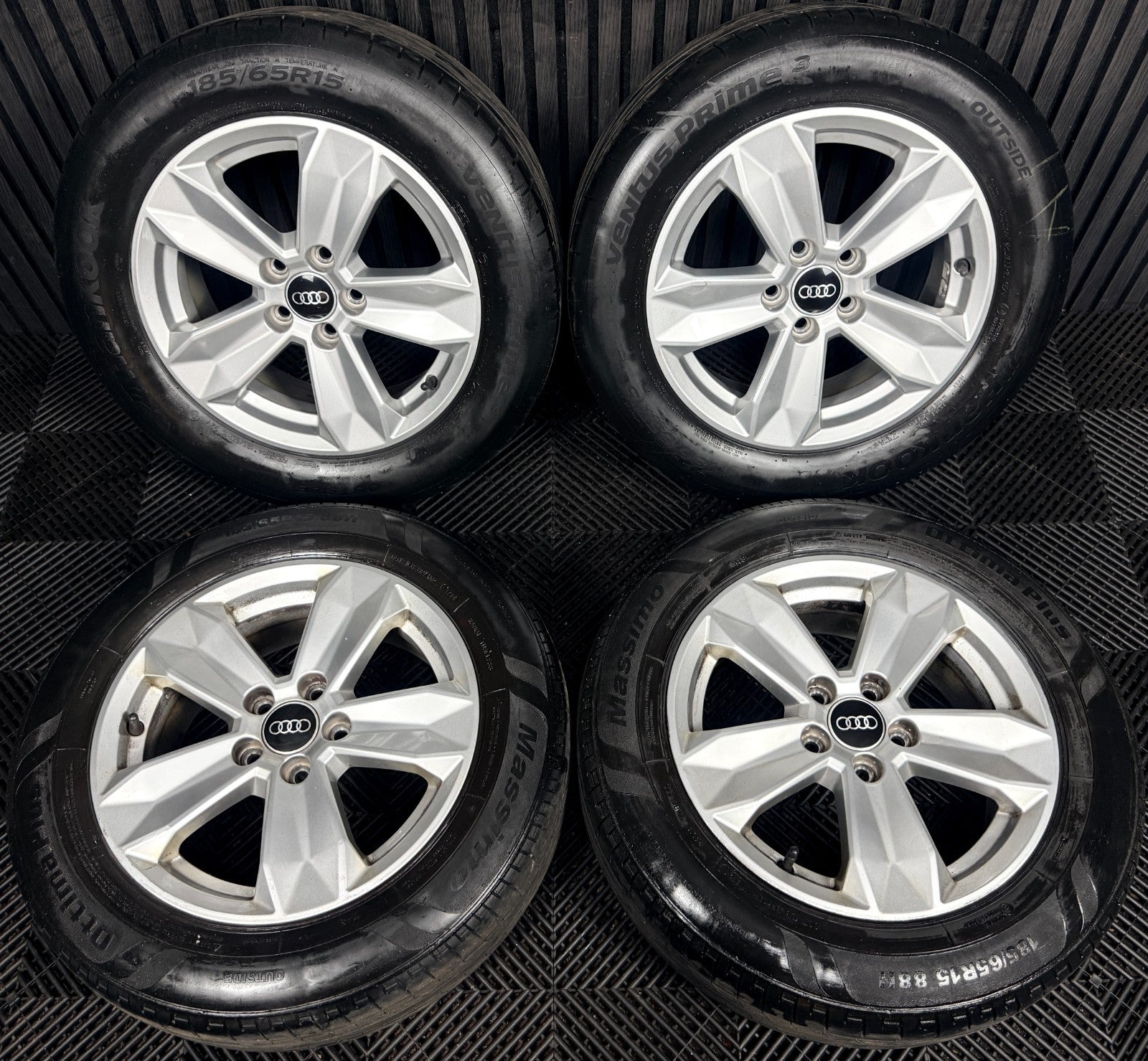 15'' Audi A1 5 Spoke Alloy Wheels Alloys Tyres 82A601025 Genuine