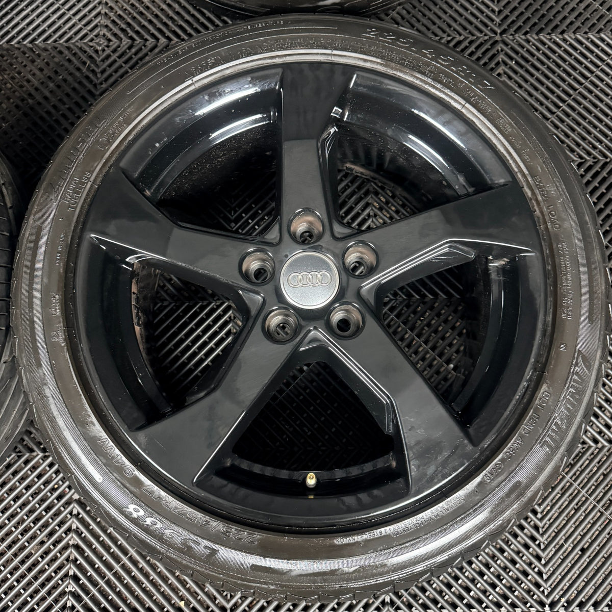 17'' Audi A3 Silver Sport 5 Spoke Black Wheels Alloys Tyres 8V0601025CT Genuine