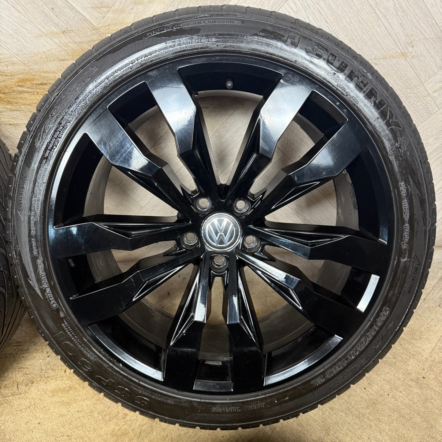 20'' GENUINE VW TIGUAN R LINE SUZUKA BLACK ALLOY WHEELS TYRES ALLOYS 5NA601025G