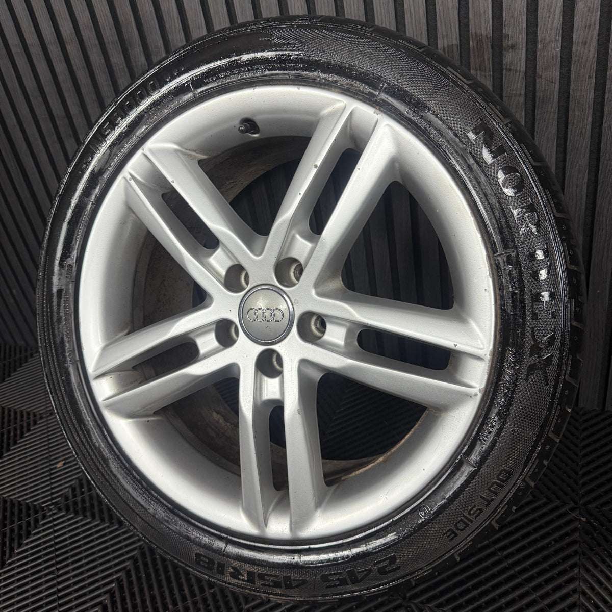 1X 18'' GENUINE AUDI A6 C7 S LINE SILVER ALLOYS WHEELS TYRES 4G0601025BL
