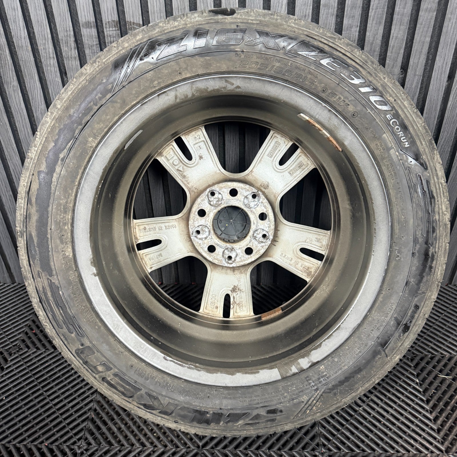 1X 16'' GENUINE MERCEDES A B CLASS CLA BLACK DC ALLOY WHEEL TYRE A2464010000