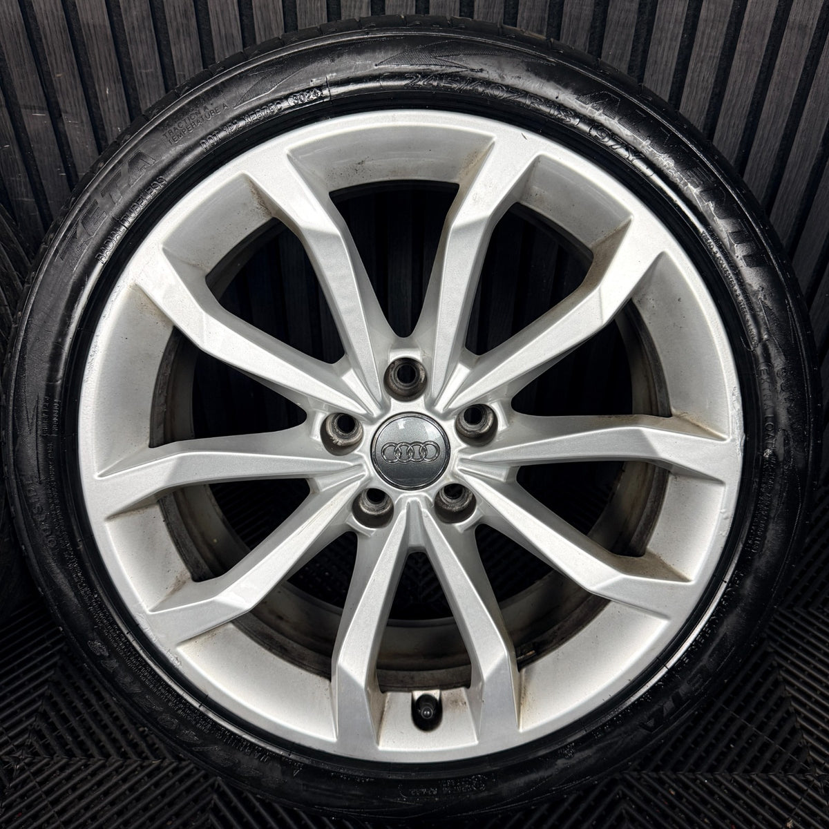 18'' Audi A4 Silver B8 B9 10 Spoke Alloy Wheels Alloys Tyres 8W0601025H Genuine