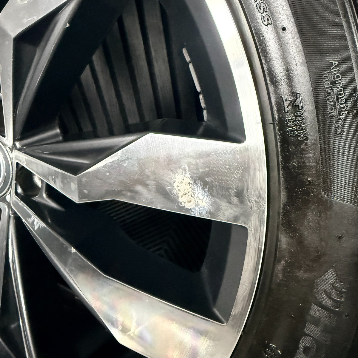 20'' VW Tiguan R Line Suzuka Grey Dc Alloy Wheels Tyre Alloys 5NA601025G Genuine
