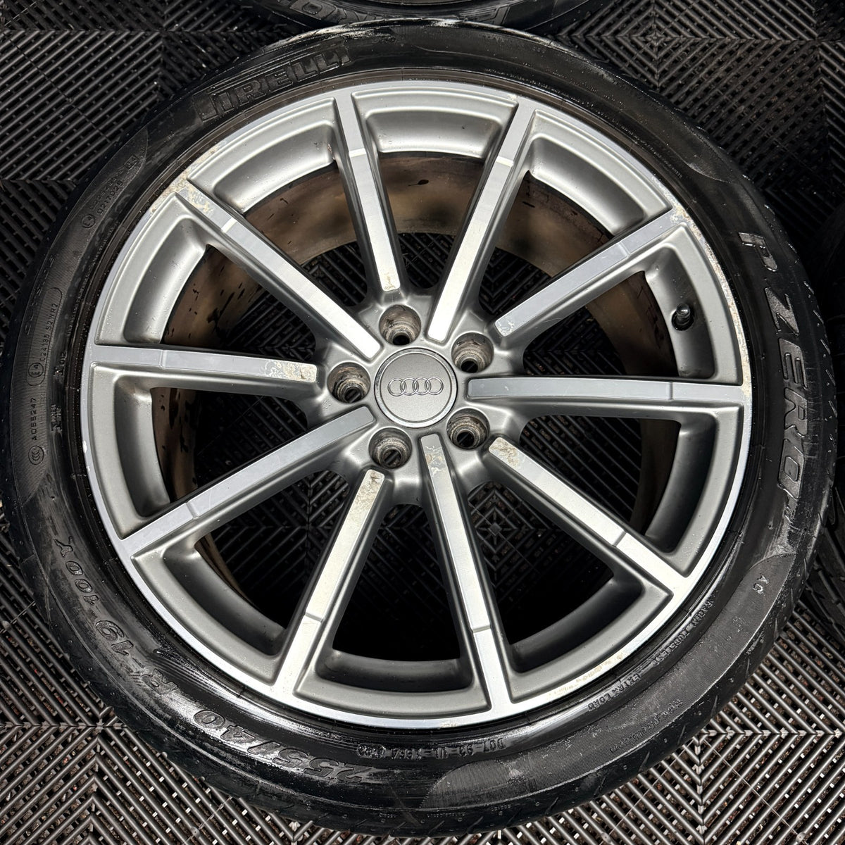 19'' Audi Q3 S Line Black Edition Alloy Wheels Tyres Alloys 8U0601025M Genuine
