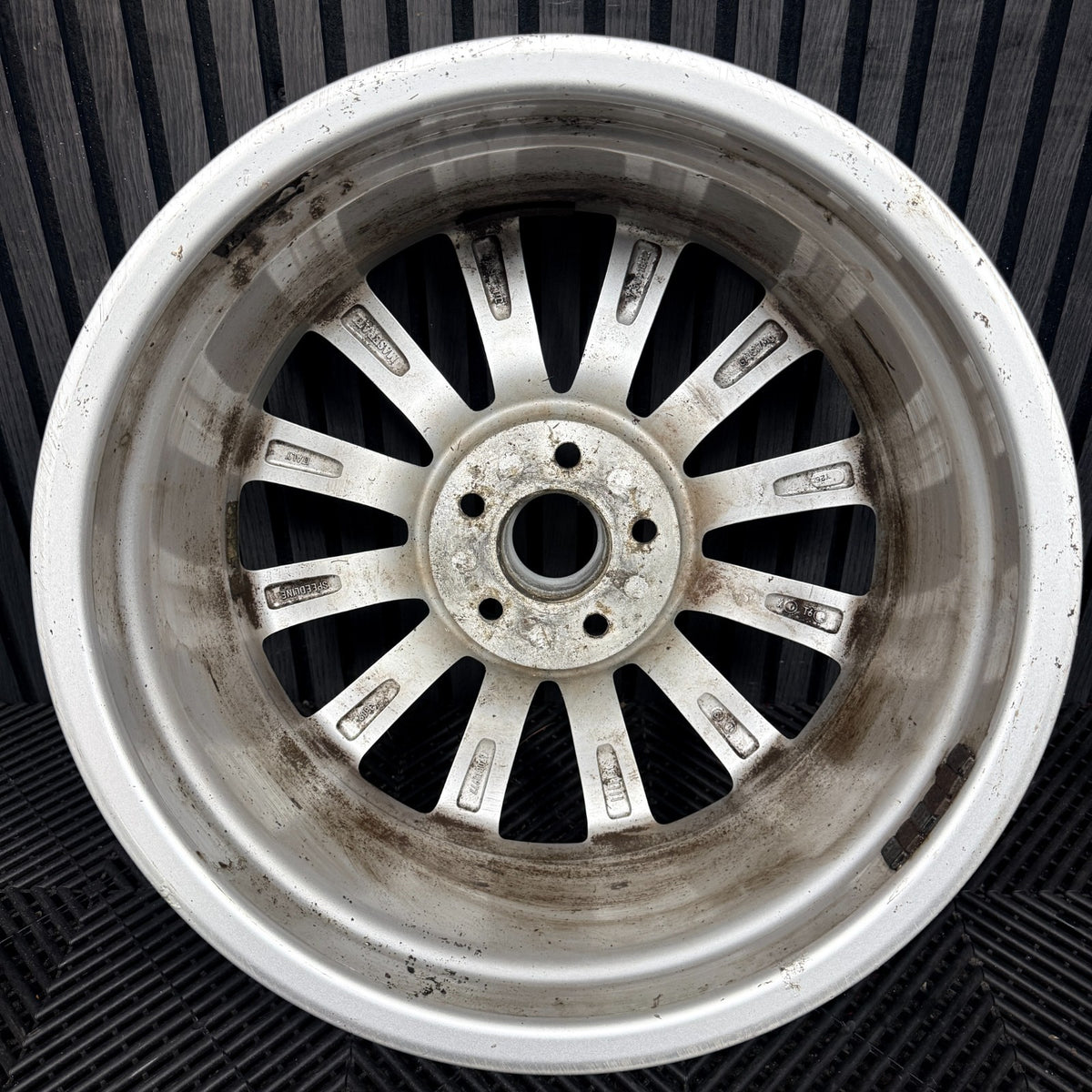 1X 18'' Maserati Ghibli Levante 670010977 Alloy Wheel Single Front Genuine