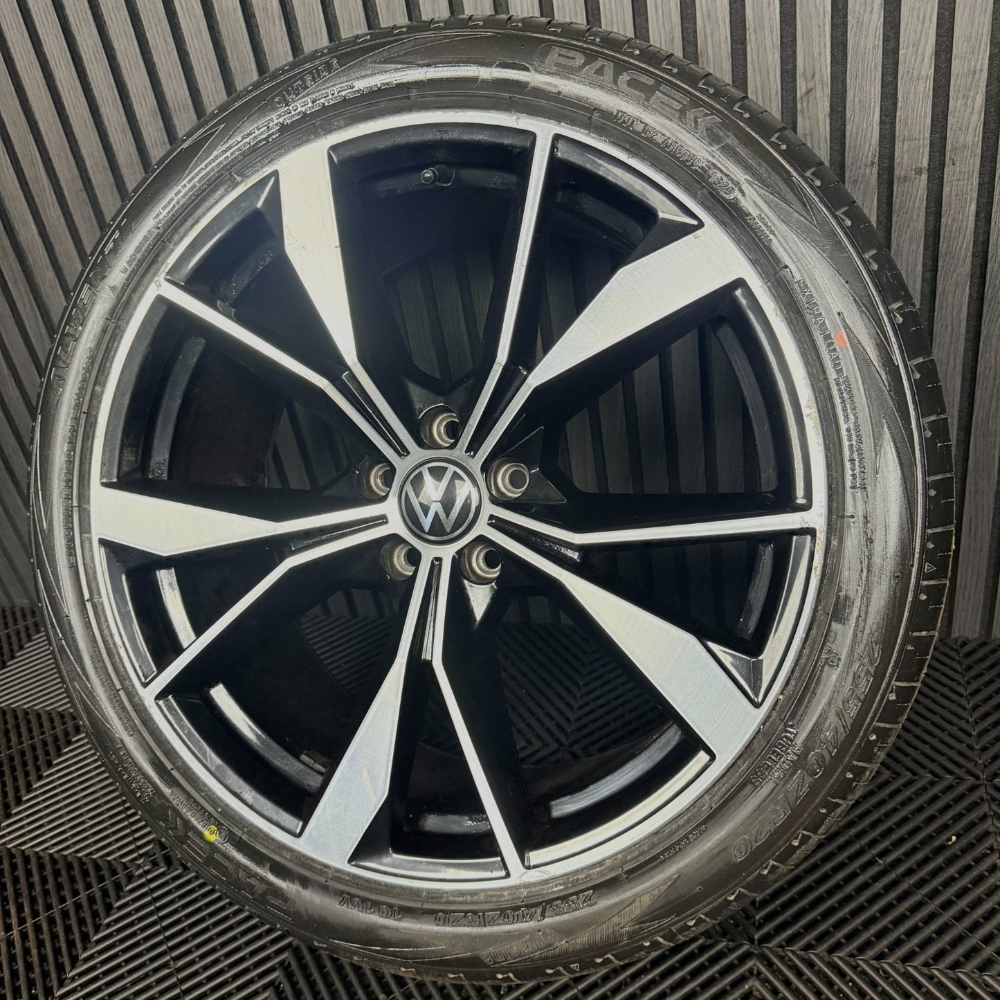 1X 20'' GENUINE VW TIGUAN MISANO R LINE 5NA601025AH DC ALLOY TYRE WHEEL SINGLE