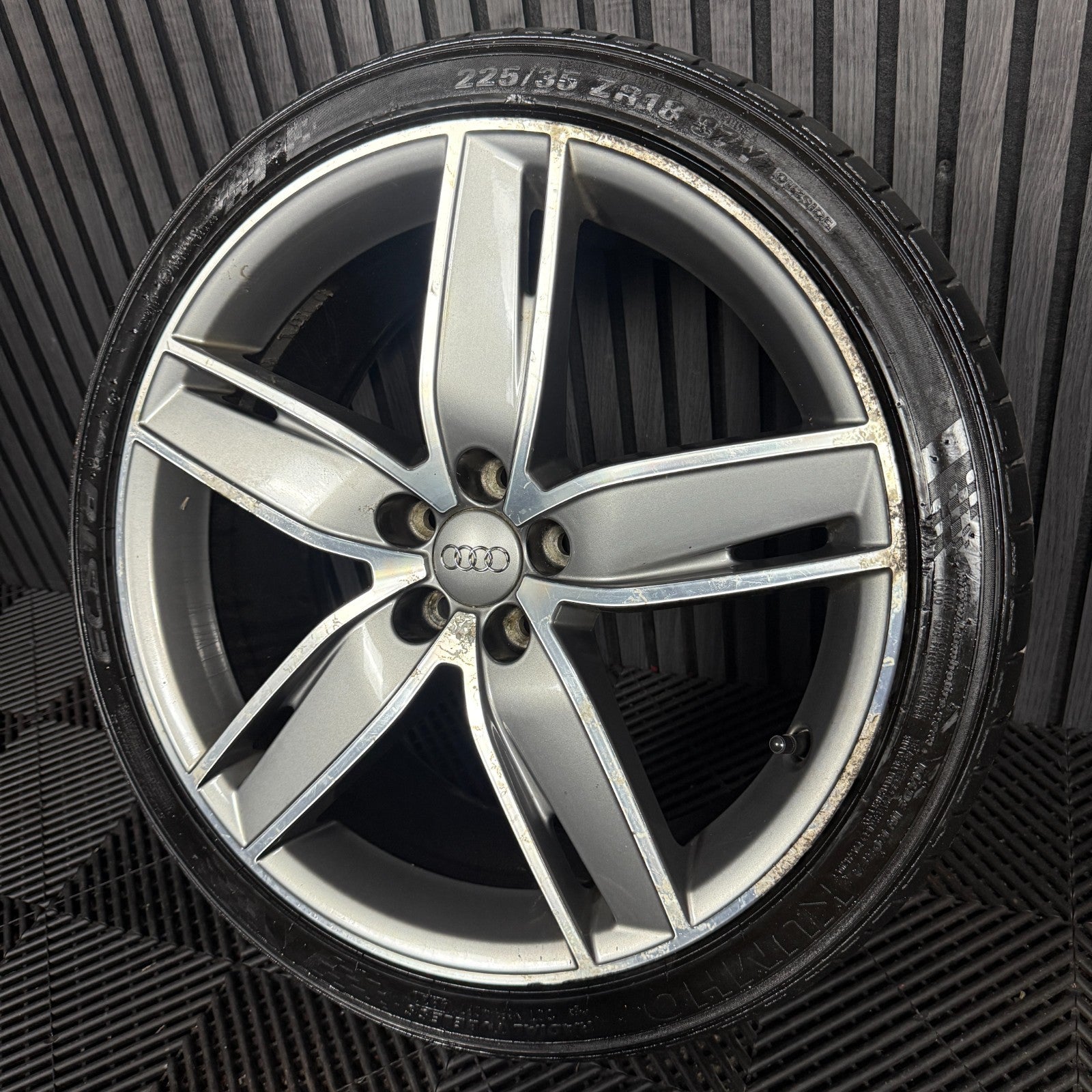 1X 18'' GENUINE VW AUDI A1 8X1 ALLOY WHEEL TYRE SINGLE 8XA601025F 7.5J ET37.5