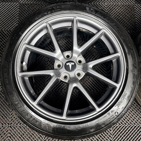 18'' Tesla Model 3 Grey Alloys Wheels Tyres 5X114.3 1044261-00-A Genuine