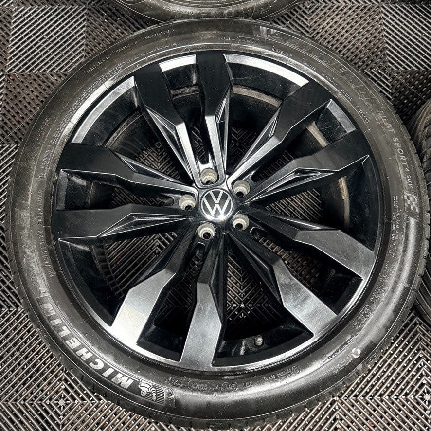 21'' VW Touareg Suzuka Black R Line Wheels Alloys Tyres Q7 760601025D Genuine